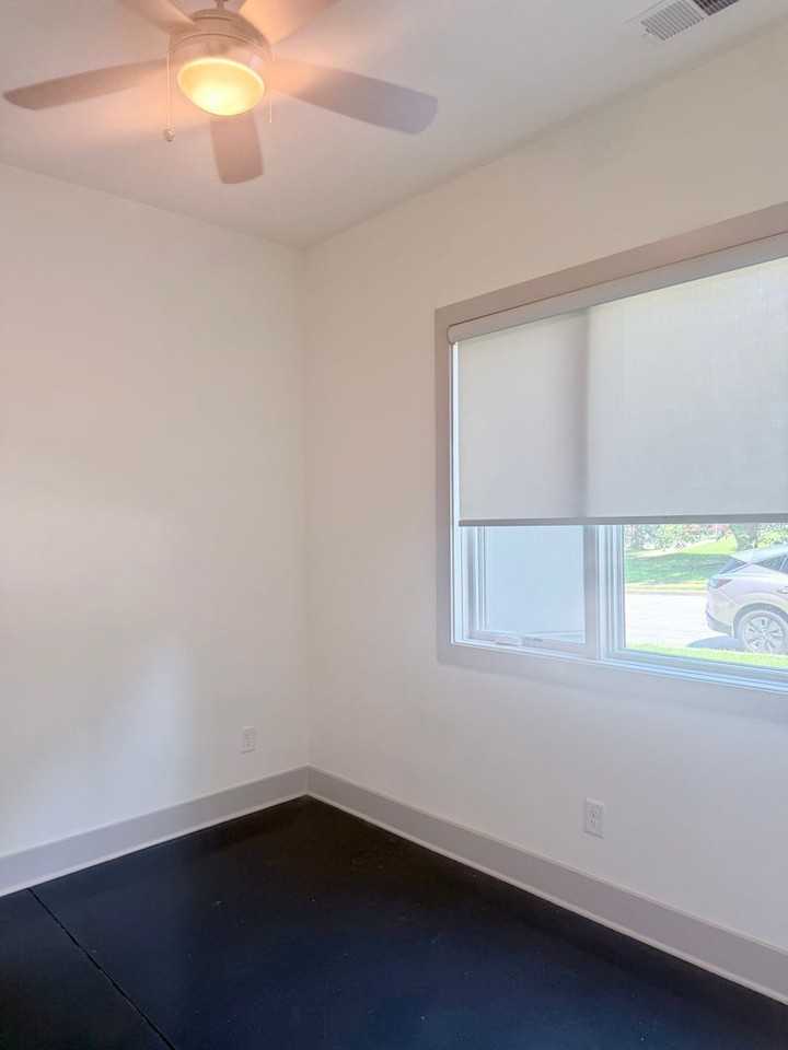 1117 Summit Ave - Photo 5 of 34