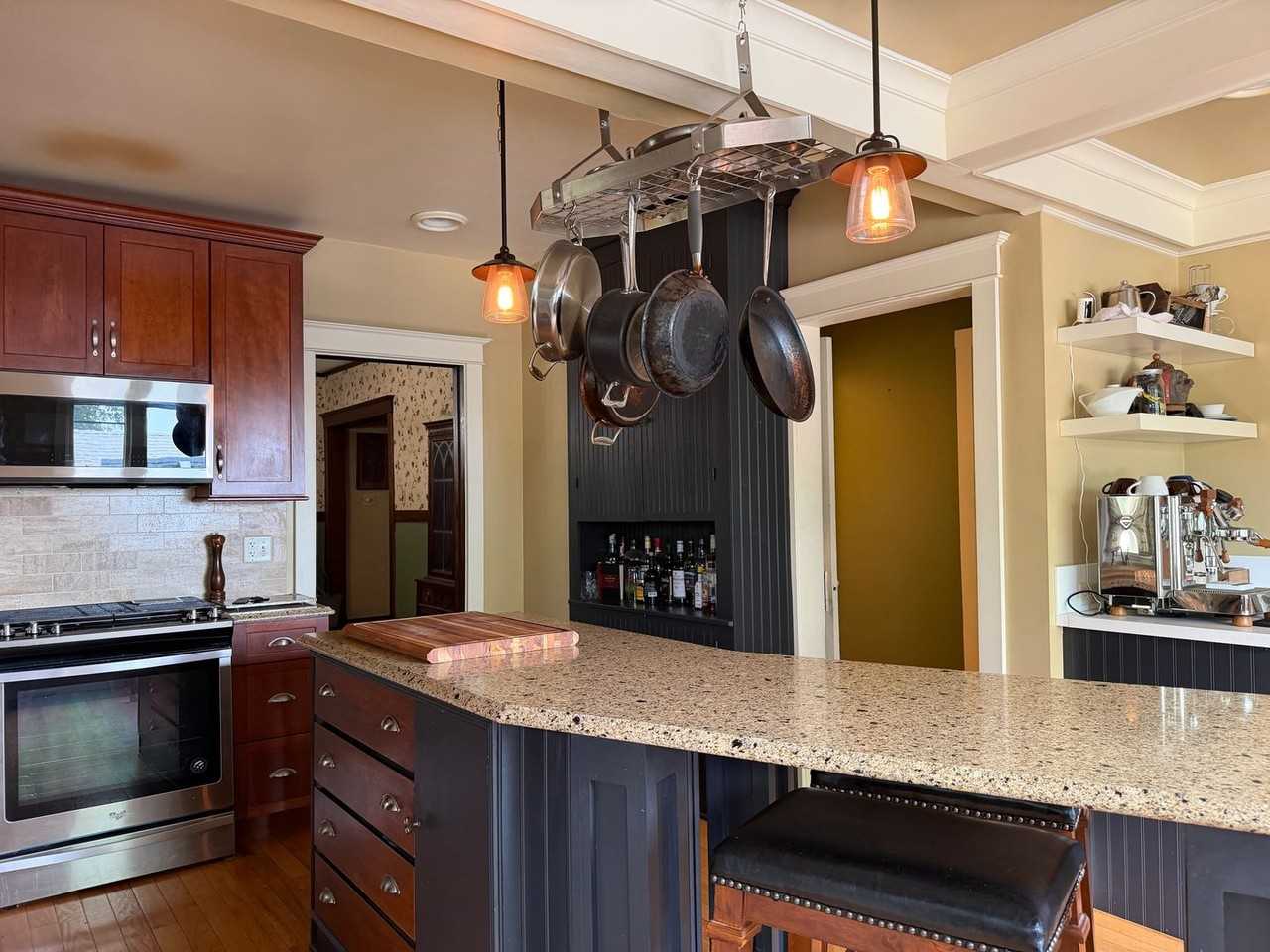 801 W State St - Photo 4 of 12
