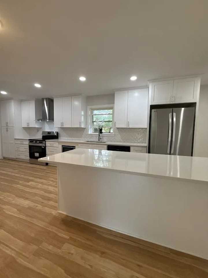 2407 Summerland Dr - Photo 4 of 18