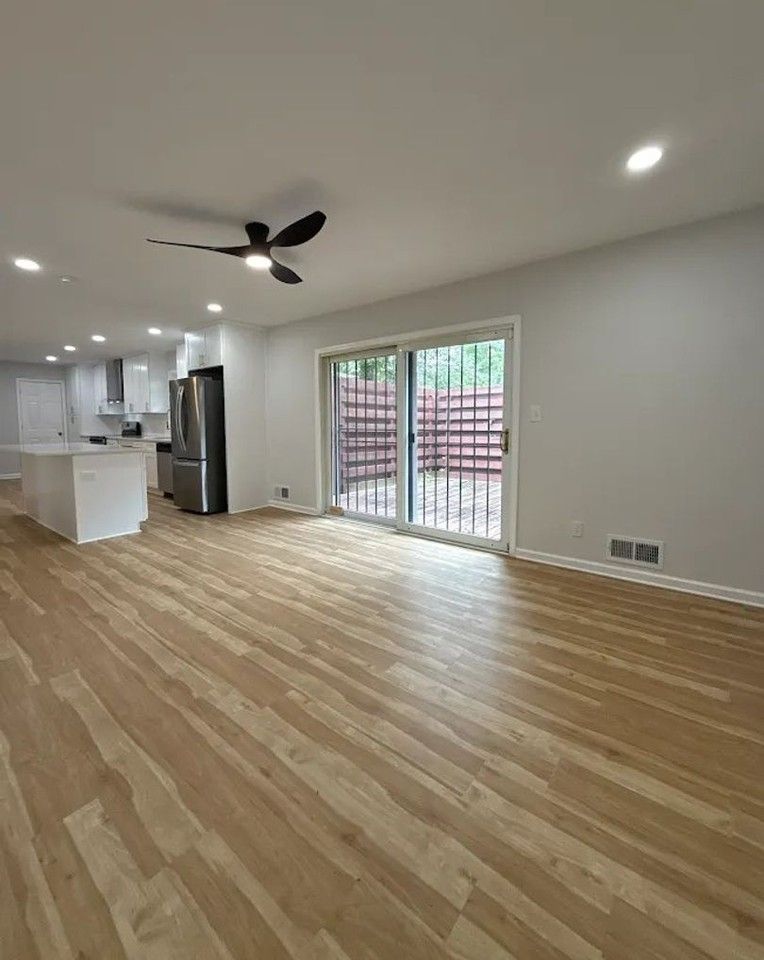 2407 Summerland Dr - Photo 5 of 18