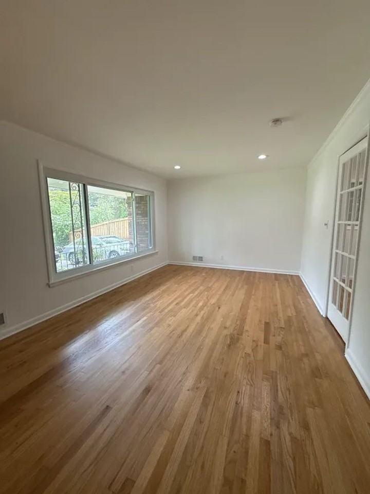 2407 Summerland Dr - Photo 7 of 18
