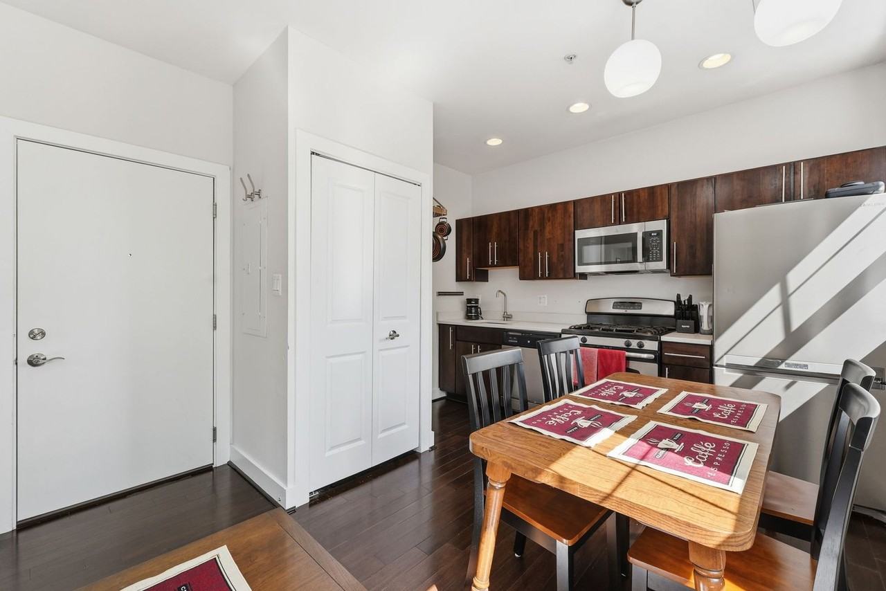 315 G St Ne #306 - Photo 6 of 15