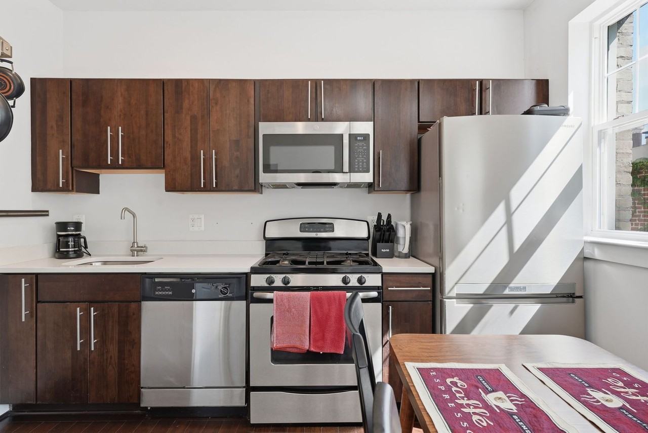 315 G St Ne #306 - Photo 7 of 15