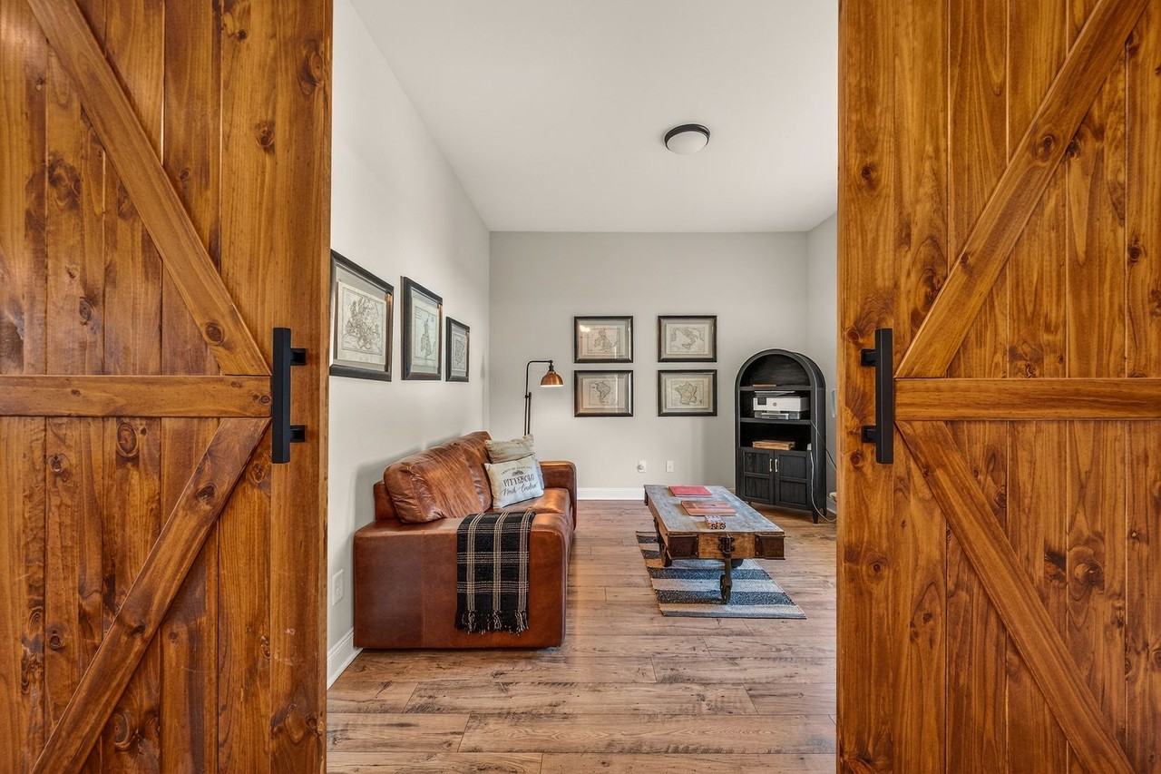 210 Lookout Rdg - Photo 3 of 42