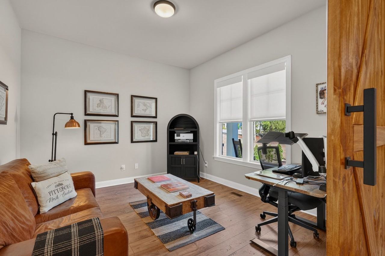210 Lookout Rdg - Photo 4 of 42