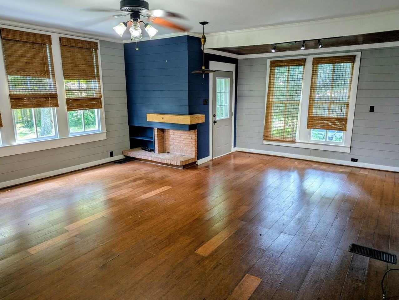 321 Elizabeth Ave - Photo 5 of 21