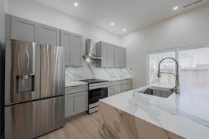 featured image of 987 Harcourt Ave