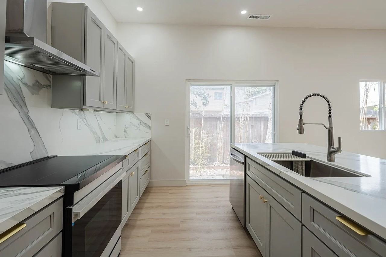 987 Harcourt Ave - Photo 5 of 24