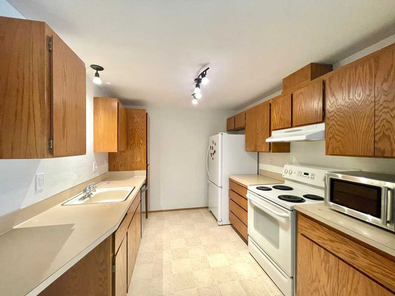 8222 126th Ave Ne #C10 - Photo 5 of 13