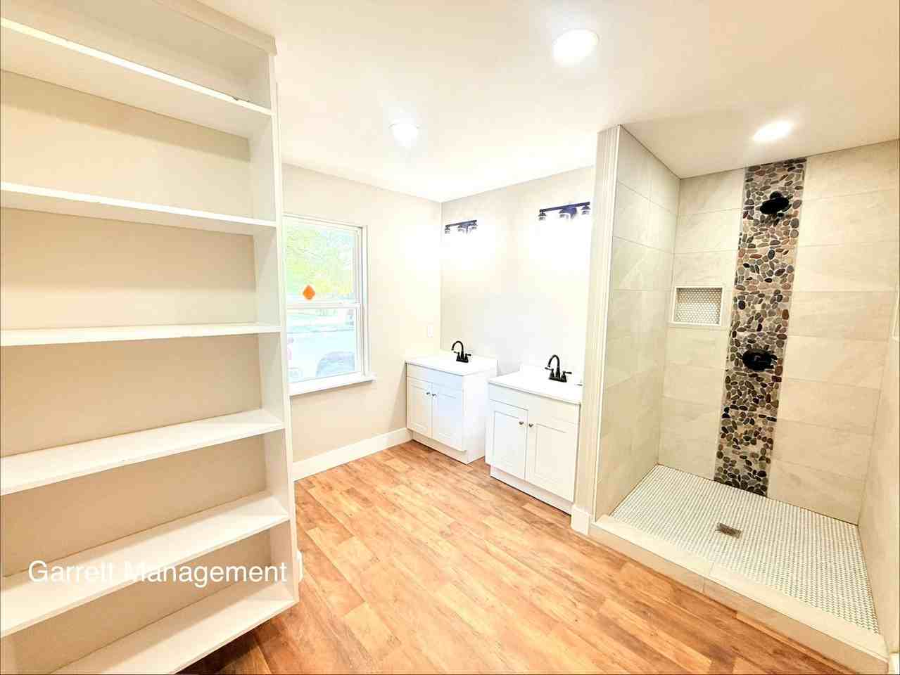 505 W Avenue C - Photo 6 of 9