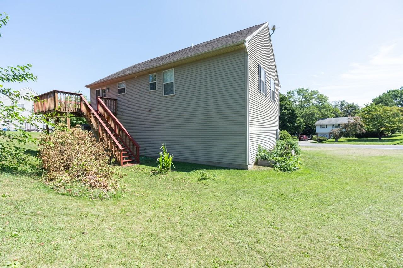 2072 Sheaffer Rd - Photo 5 of 50