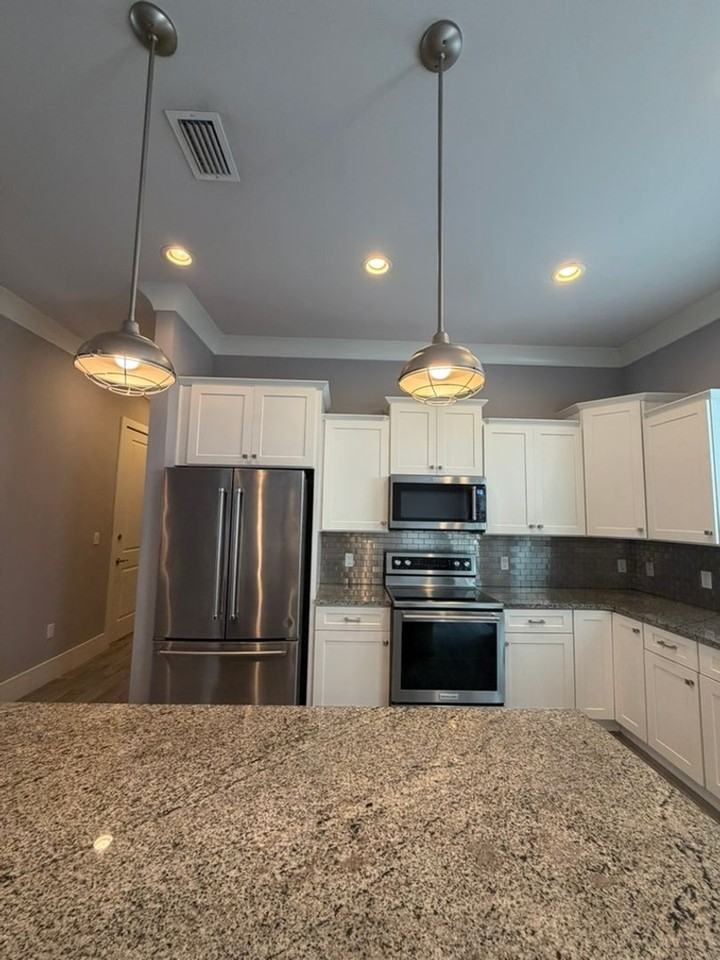 995 Airport Rd - Photo 6 of 29
