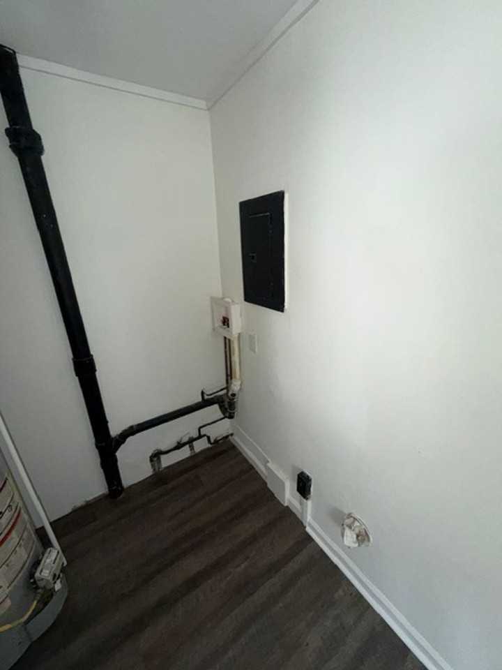 2423 N Kerth Ave - Photo 4 of 6
