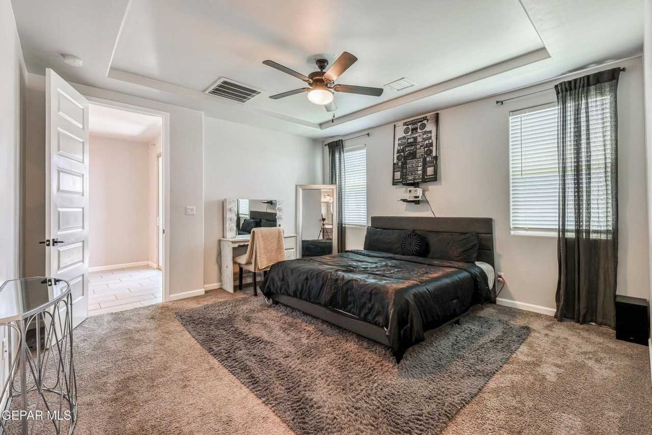 12844 Haxby Ct - Photo 5 of 46