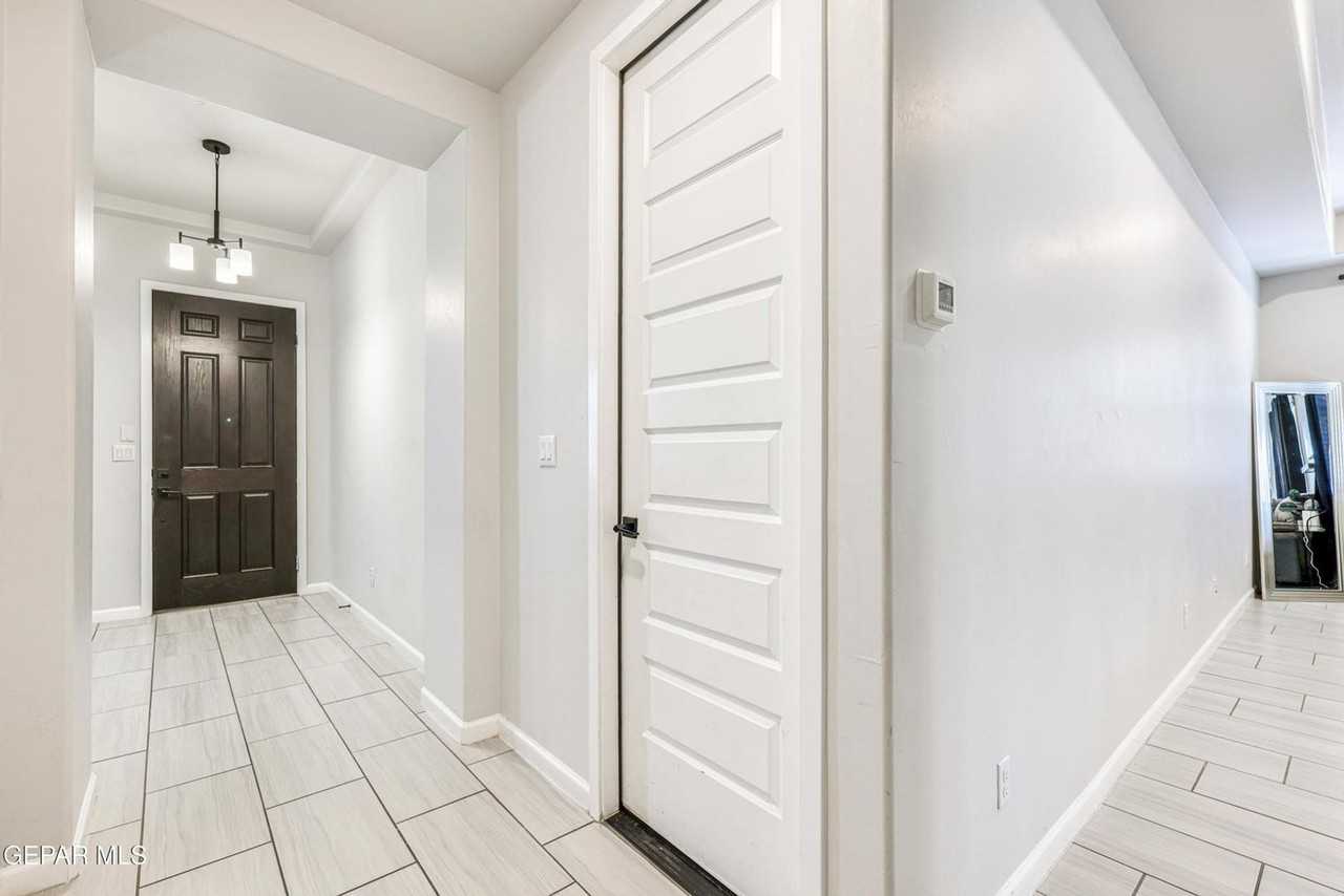 12844 Haxby Ct - Photo 7 of 46