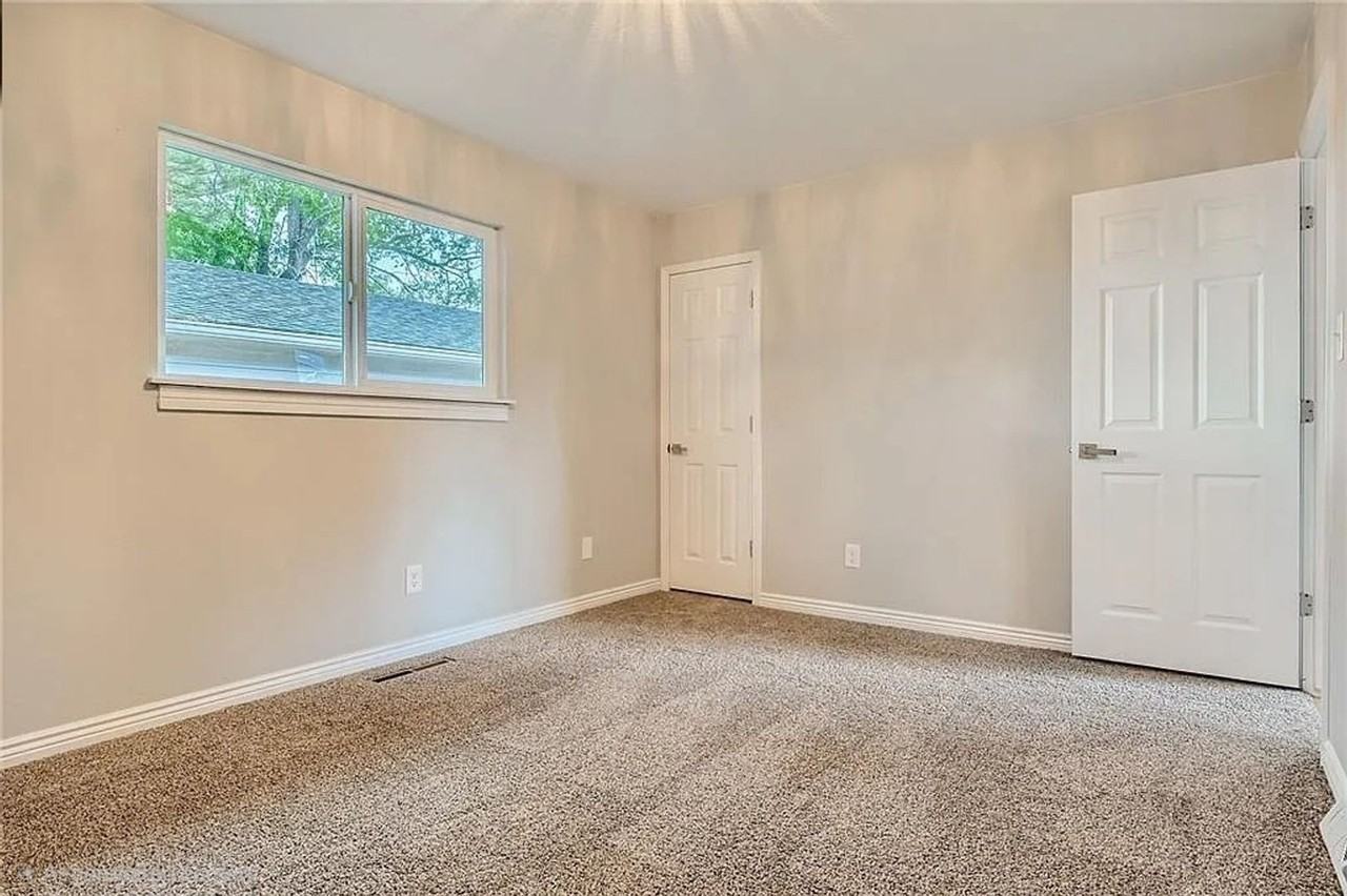 1603 Carmel Dr - Photo 5 of 19