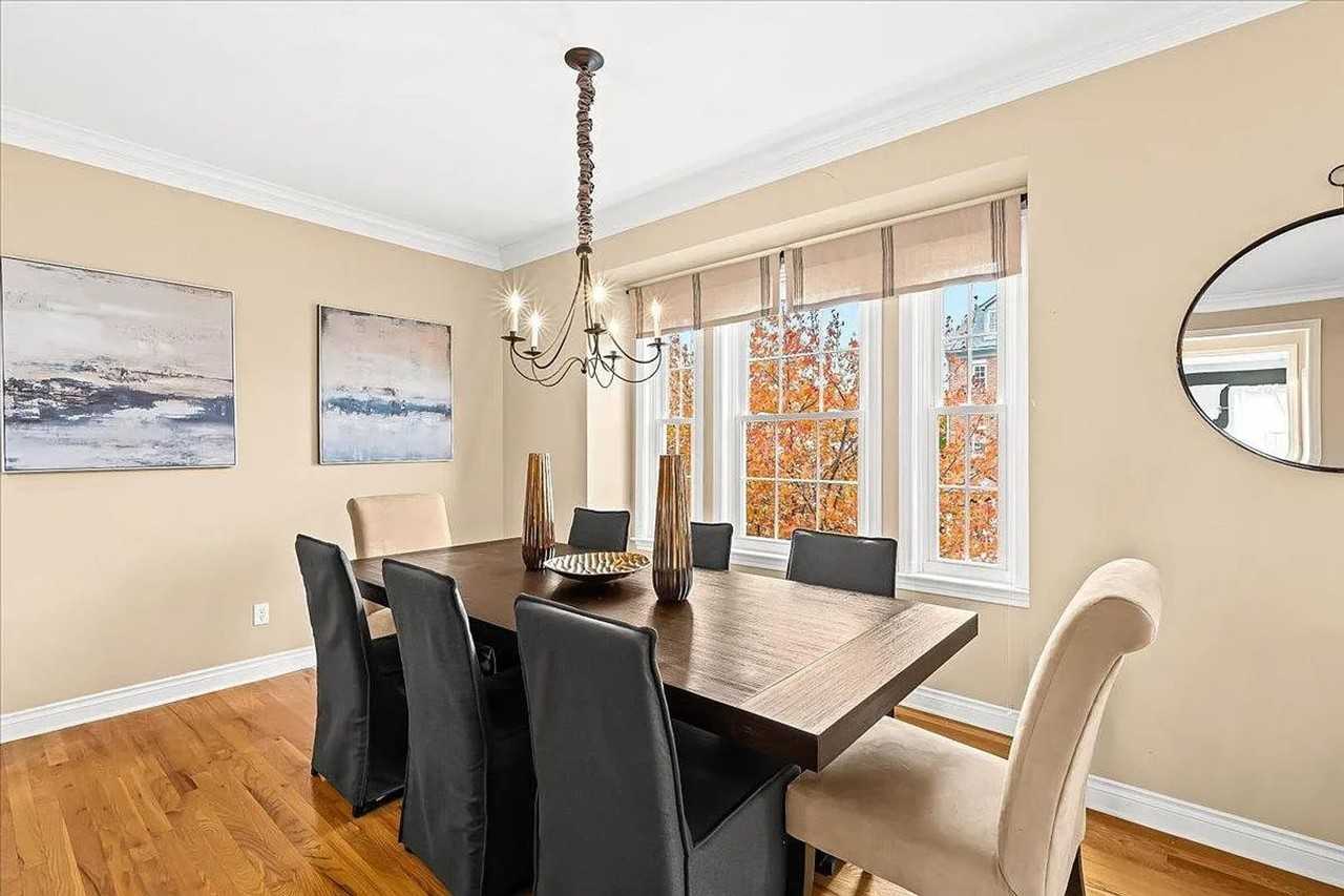 1615 Town Commons Dr - Photo 5 of 19