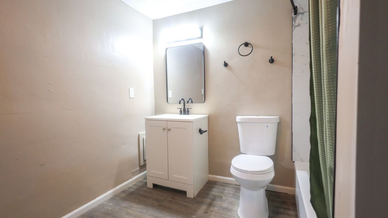 3643 W 39th St - Photo 2 of 20