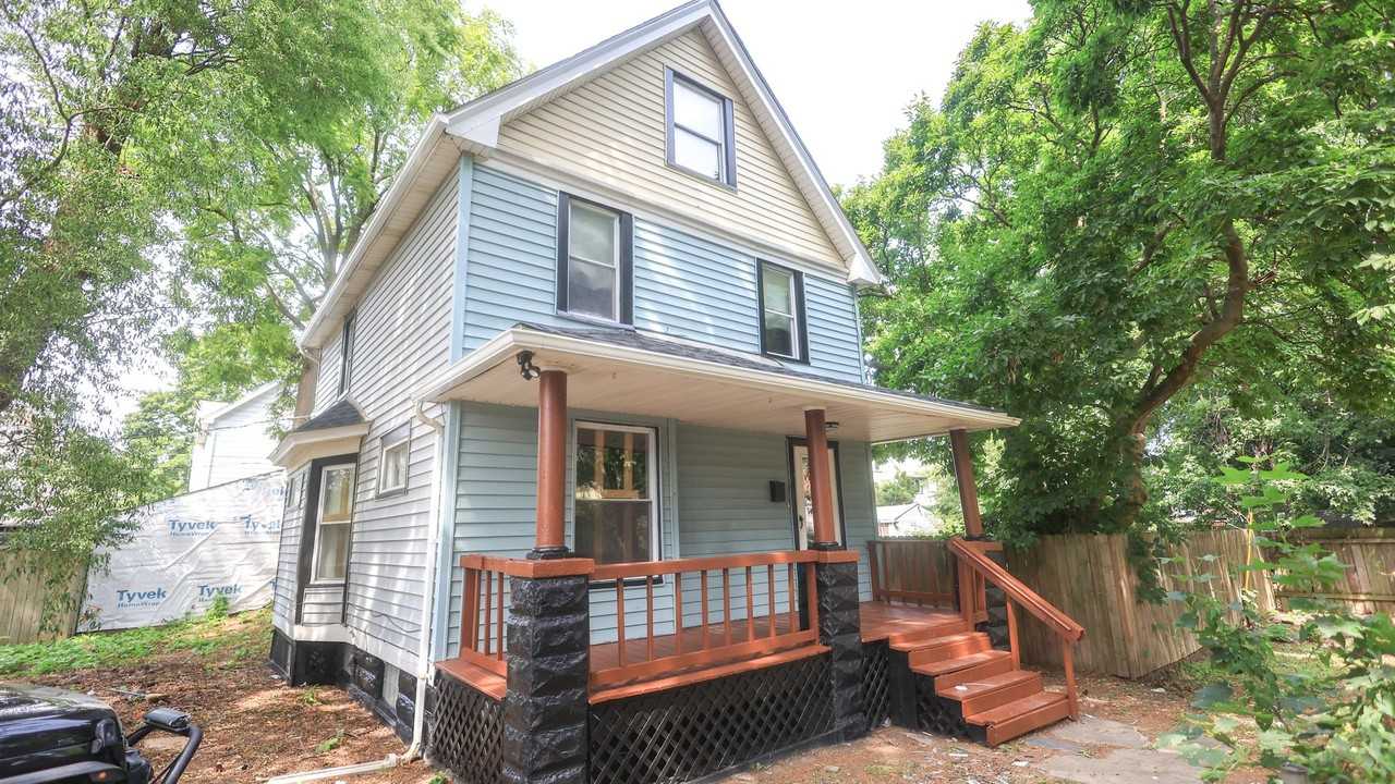 3643 W 39th St - Photo 3 of 20
