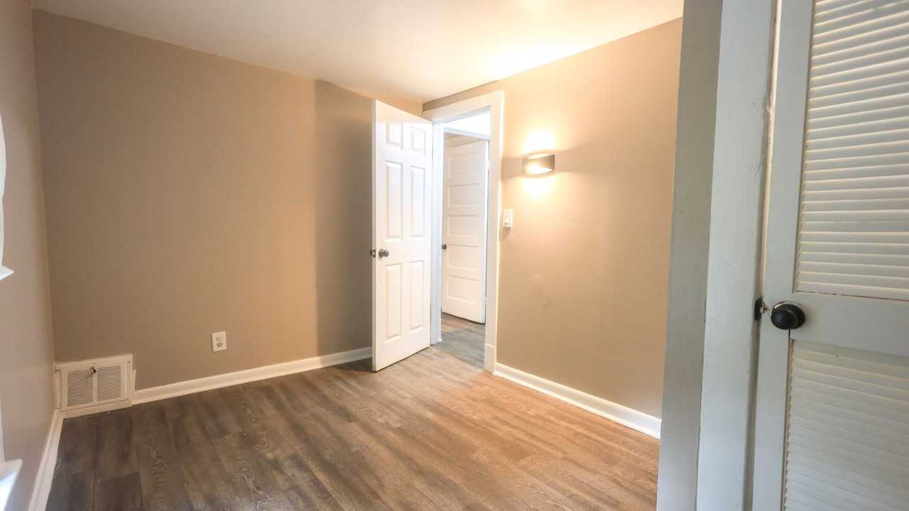 3643 W 39th St - Photo 7 of 20