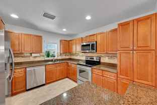 453 Ne 1st St - Photo 1 of 1