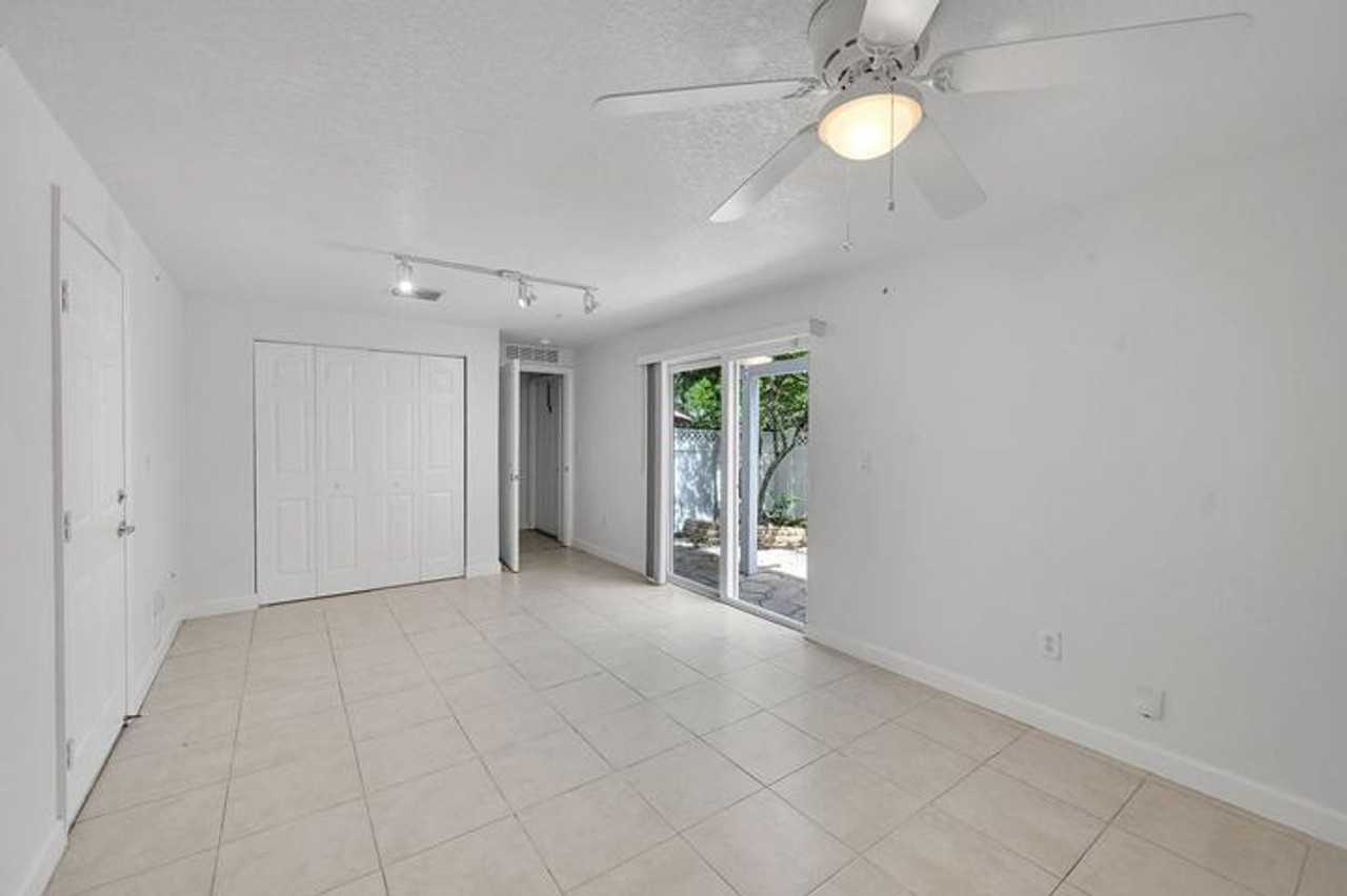 453 Ne 1st St - Photo 7 of 15