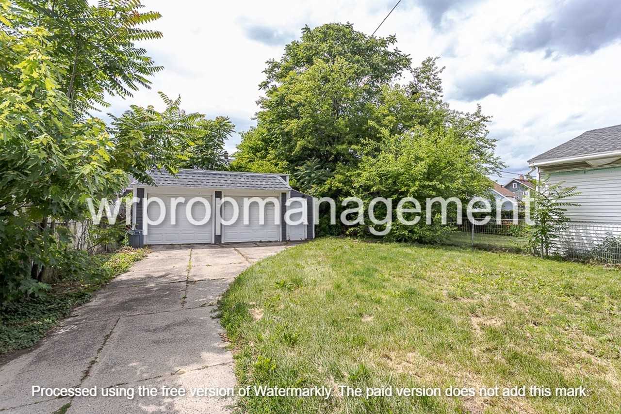 4235 Belmar Ave - Photo 3 of 15