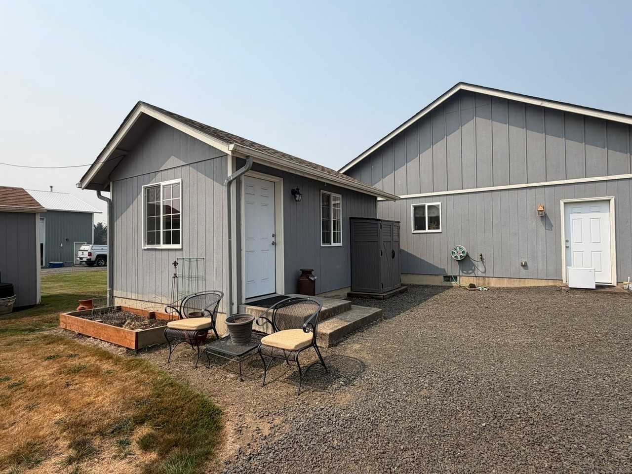 1228 Cascade Dr - Photo 2 of 15
