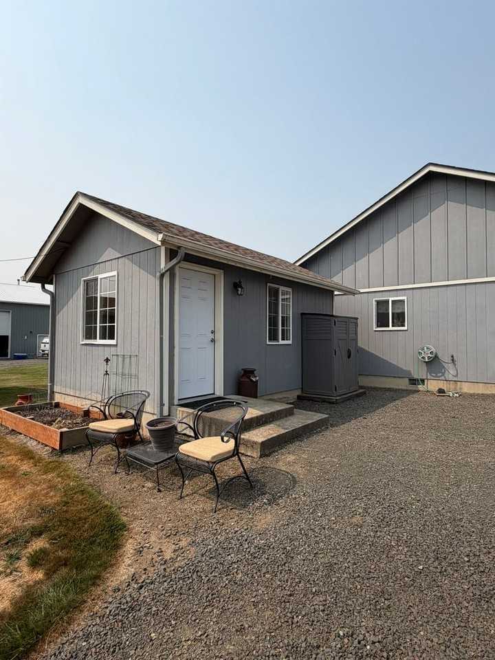 1228 Cascade Dr - Photo 3 of 15