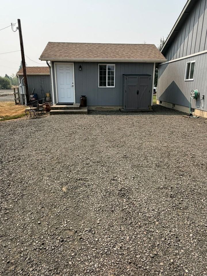 1228 Cascade Dr - Photo 4 of 15