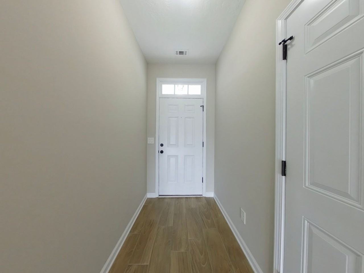 760 Keyes Dr - Photo 2 of 23