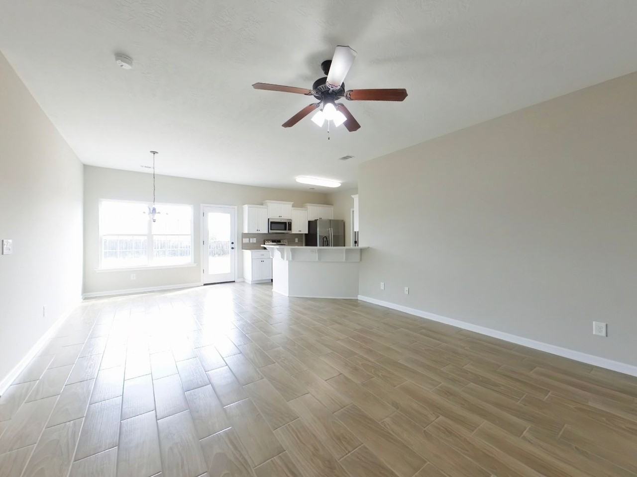 760 Keyes Dr - Photo 4 of 23