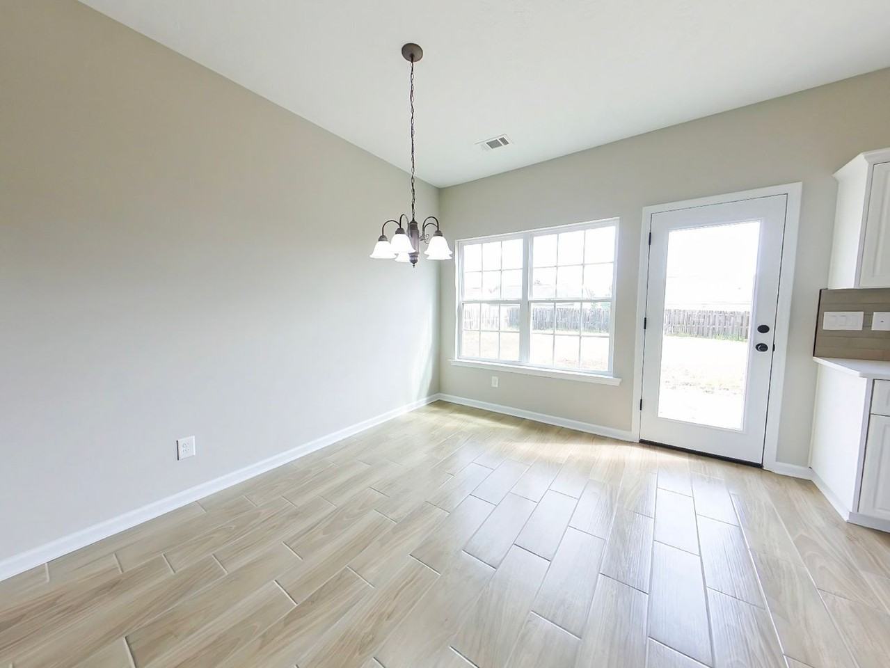 760 Keyes Dr - Photo 6 of 23