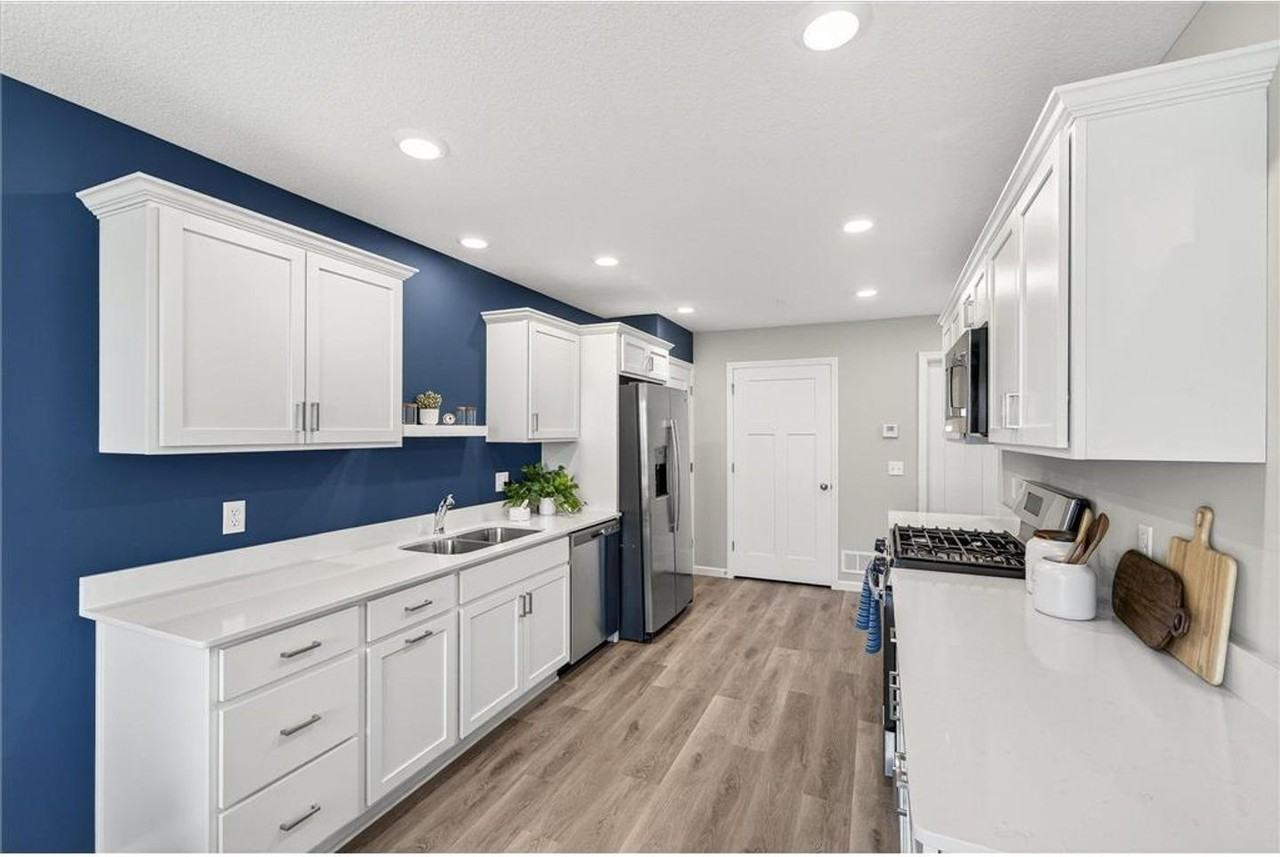 8824 Riverstone Ave Ne - Photo 4 of 18