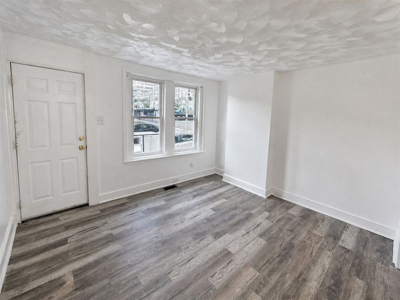 317 E 13th St - Photo 2 of 17