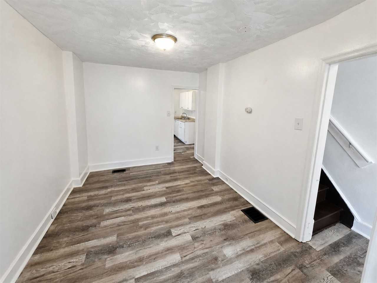 317 E 13th St - Photo 5 of 17