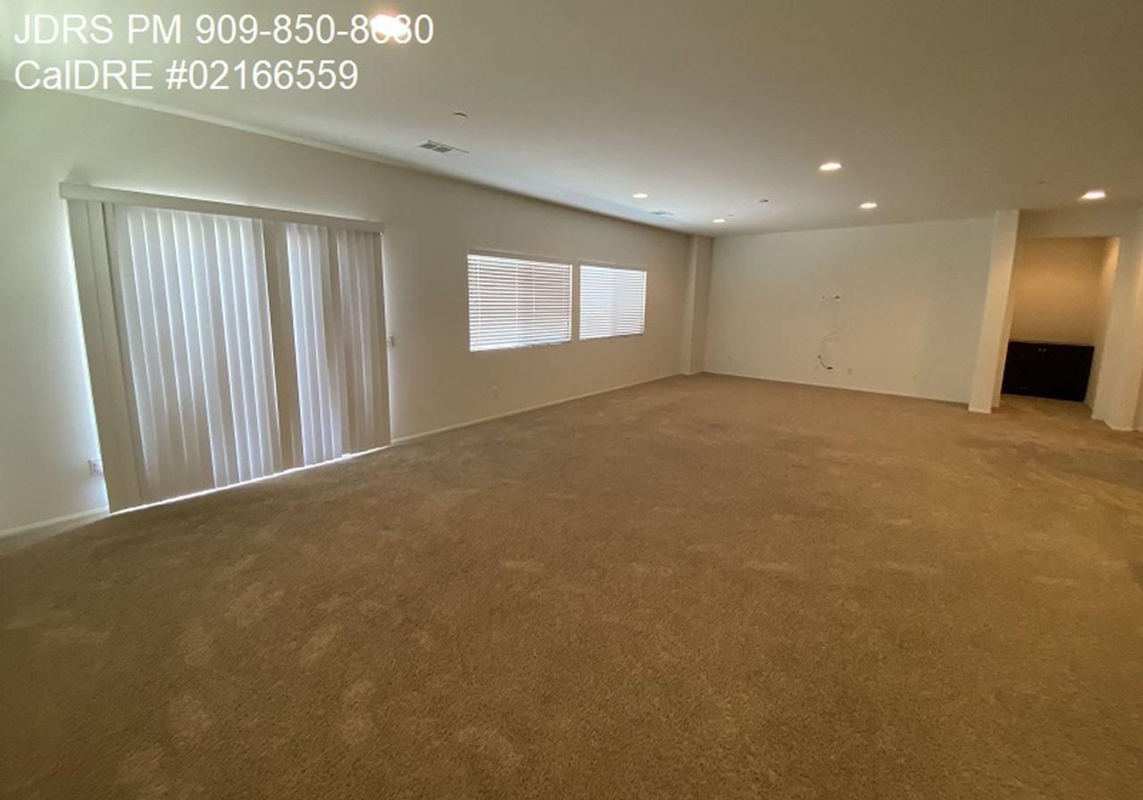 3253 Quarry Dr - Photo 4 of 14