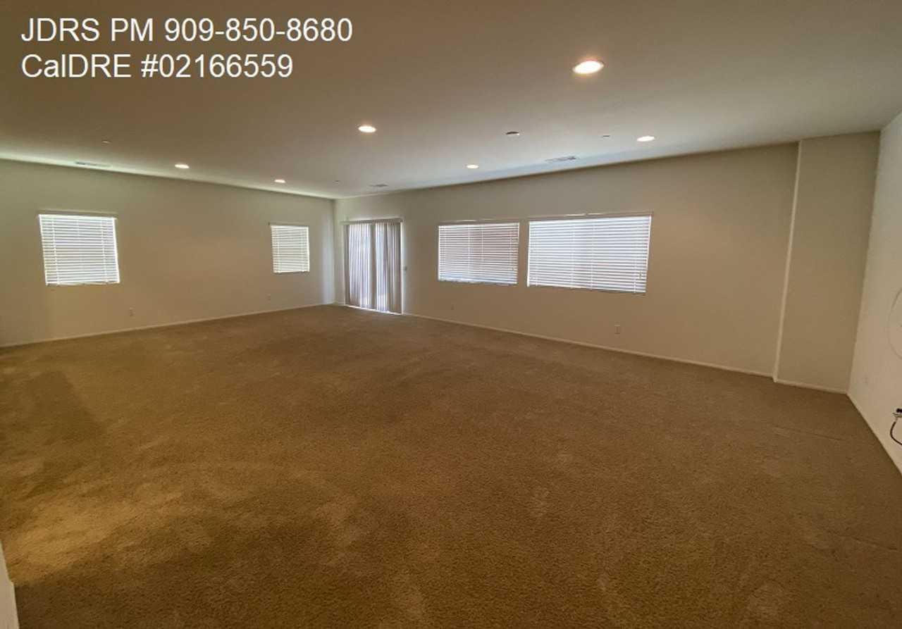 3253 Quarry Dr - Photo 5 of 14