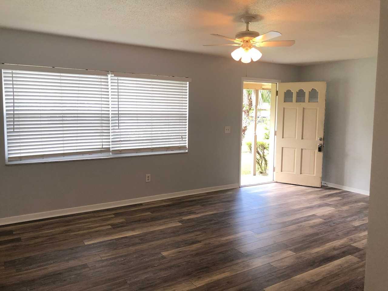 10602 Allisheim Ave - Photo 5 of 25
