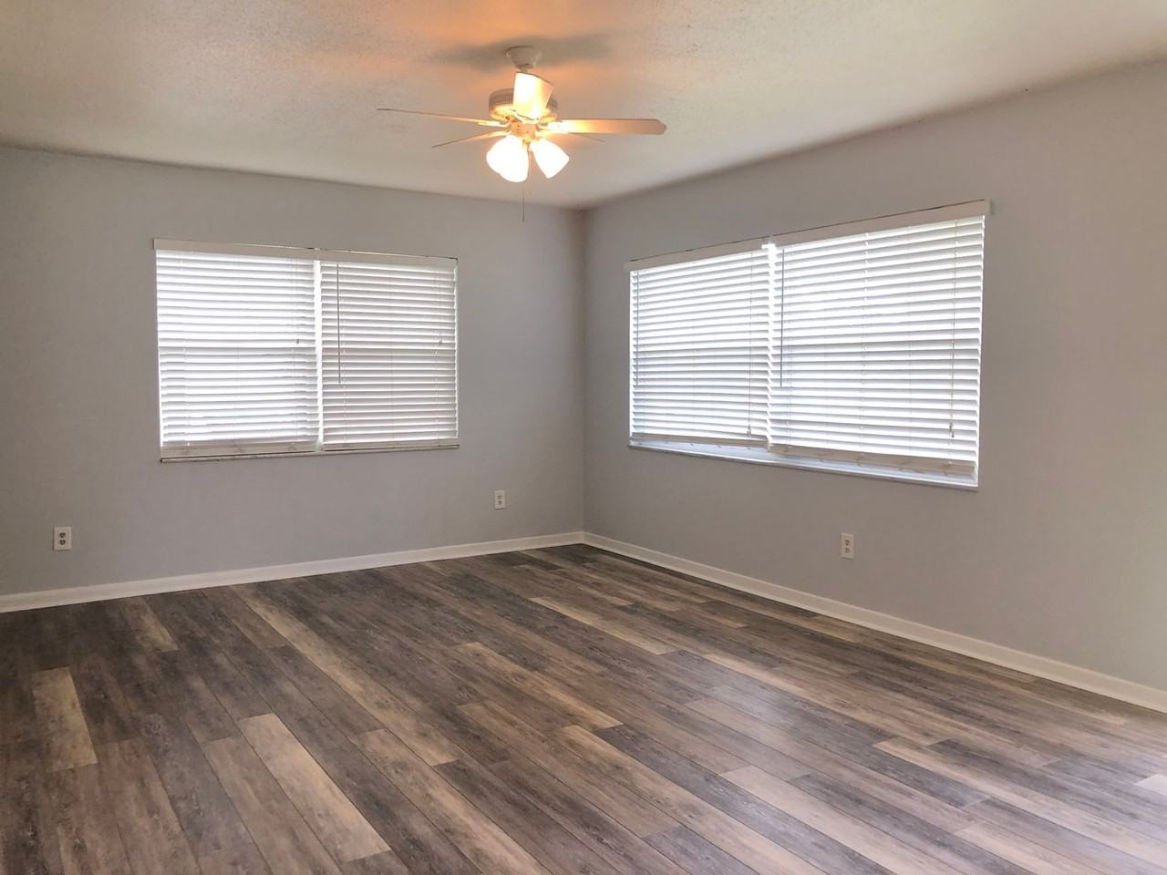 10602 Allisheim Ave - Photo 6 of 25