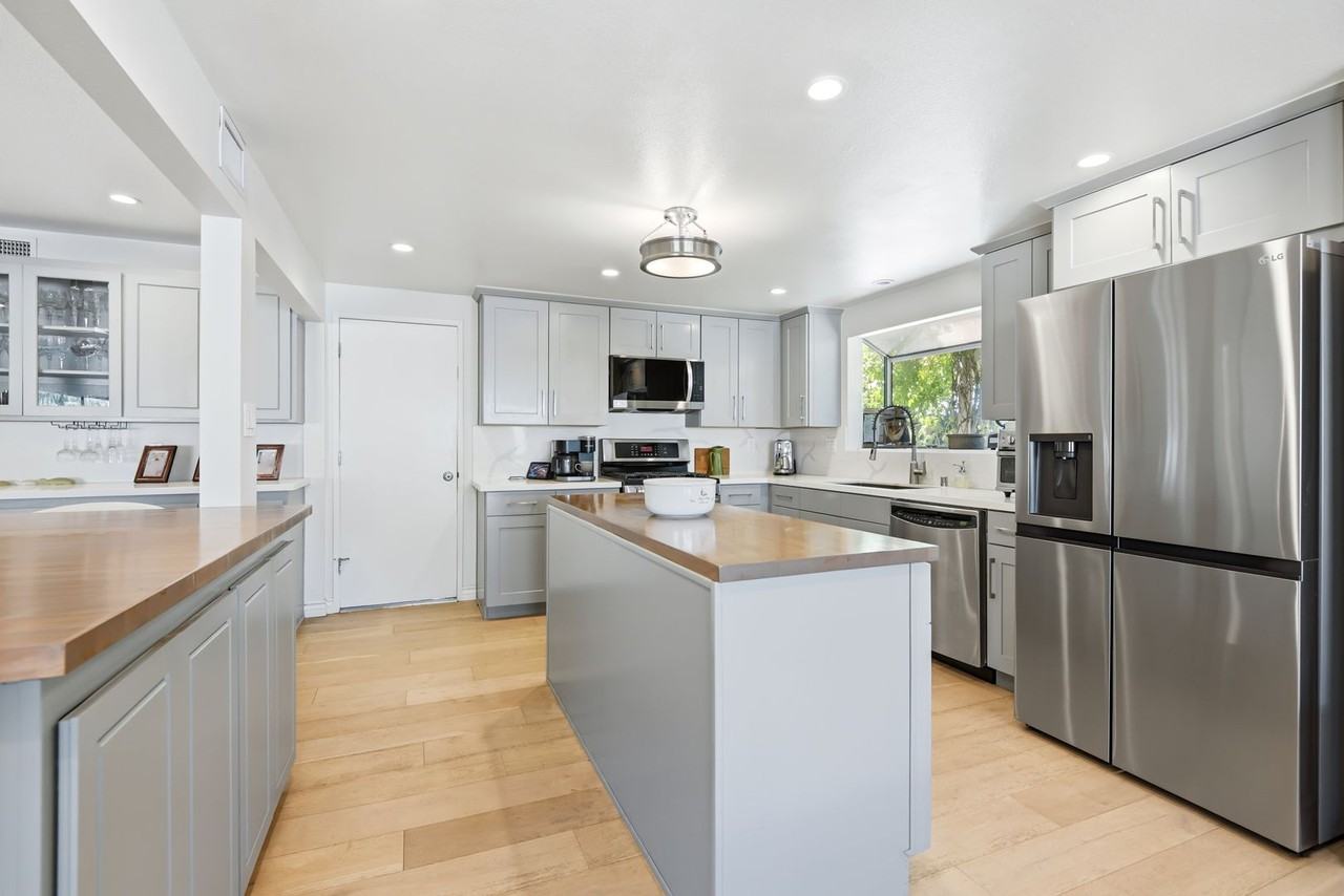 14 Nadine Ct - Photo 6 of 23