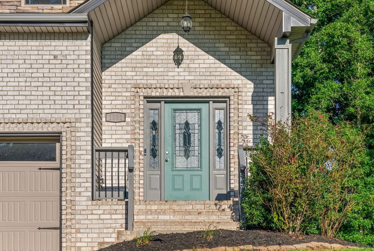 1381 Morning Star Dr - Photo 4 of 39