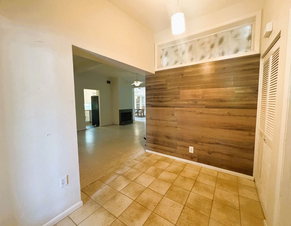 4379 Conway Blvd - Photo 4 of 35