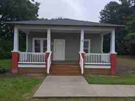 featured image of 207 Chestnut St