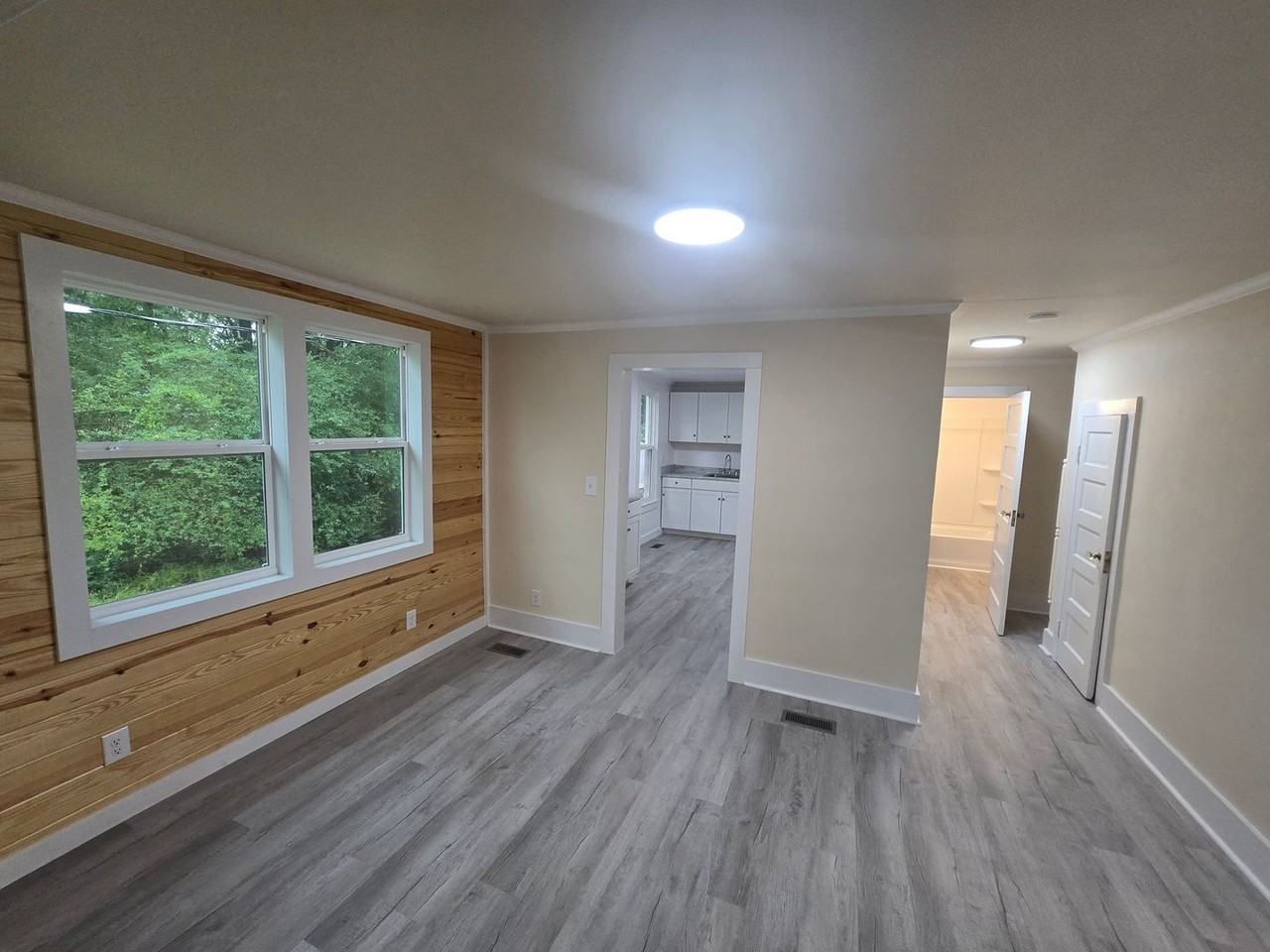 207 Chestnut St - Photo 4 of 9