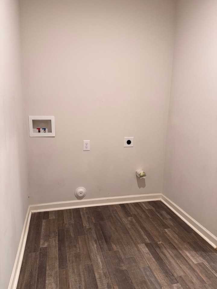 545 Spring St - Photo 7 of 26
