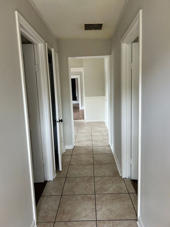 3463 Macon Rd - Photo 2 of 15