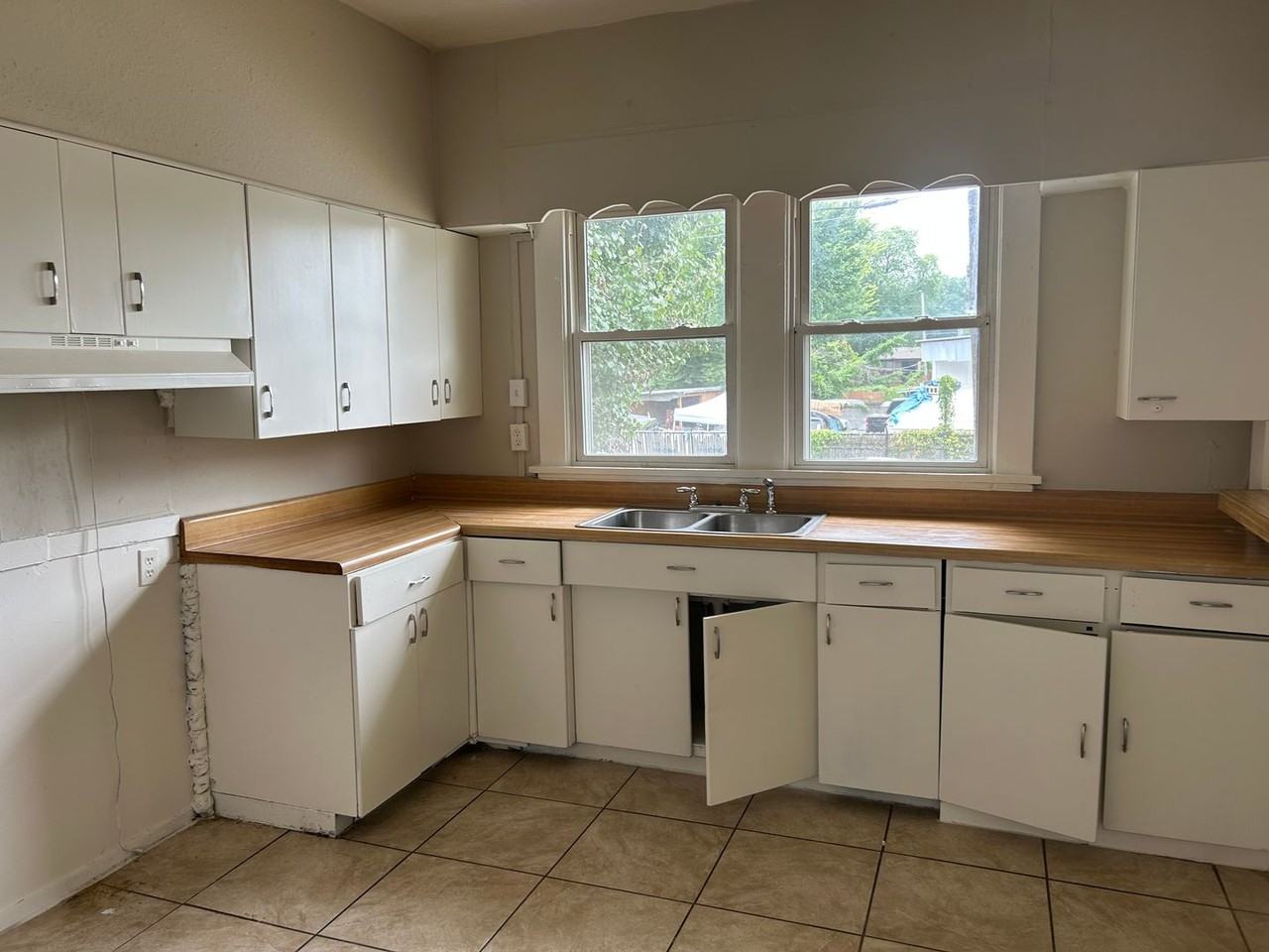 3463 Macon Rd - Photo 7 of 15