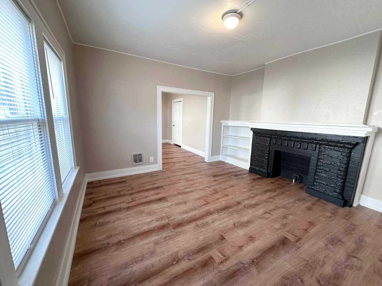1603 Nw 22nd St - Photo 2 of 12