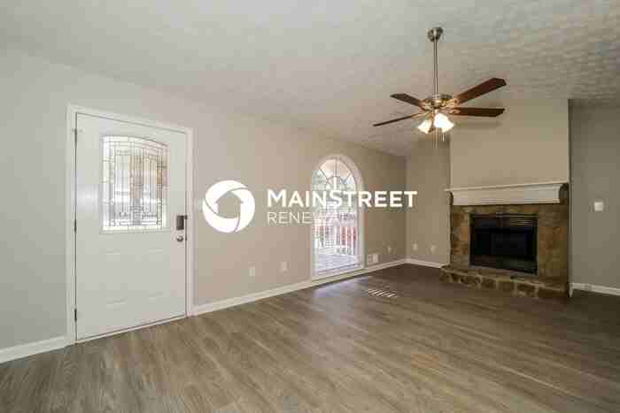 386 Waterway Trl - Photo 3 of 16